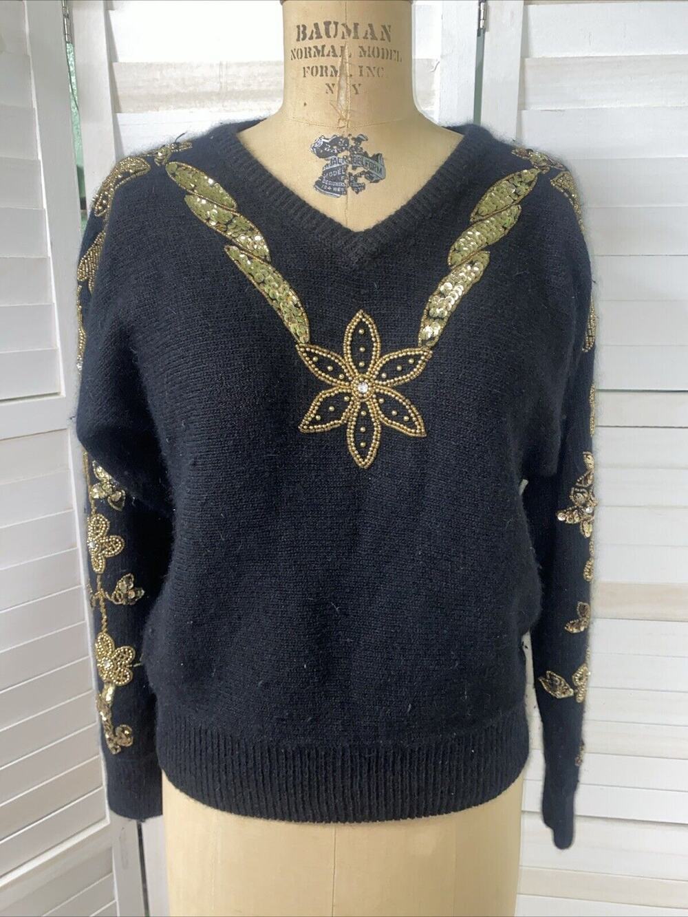 Vintage 80s 90s Worthington Women’s Black Sequin Beaded Silk Blend Sweater Small